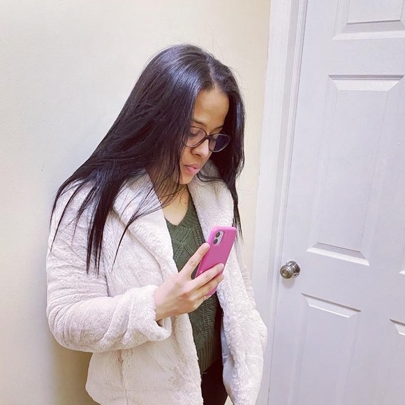 Meet your Posher, Arnely - Picture 1 of 1